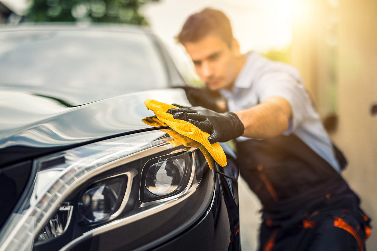 Detailer gives finishing fender wipe down